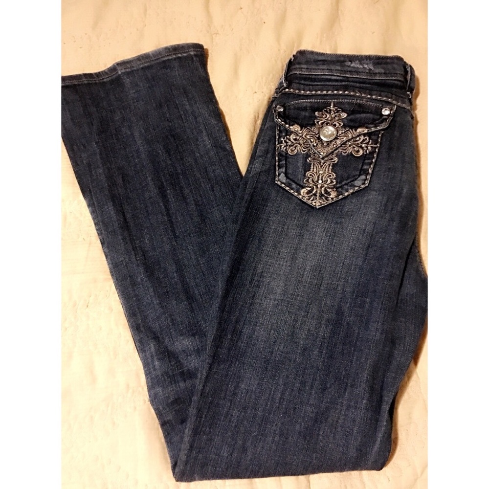 Adorable cross pocket jeans